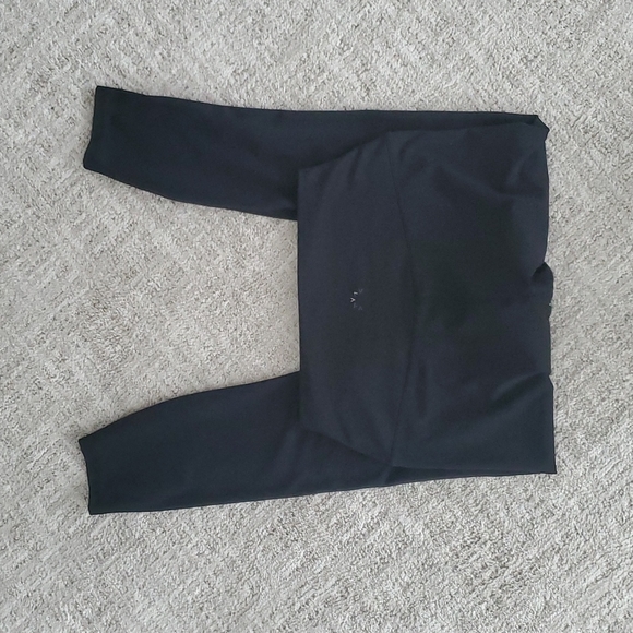 Varley | Soft Black Leggings - Picture 2 of 5